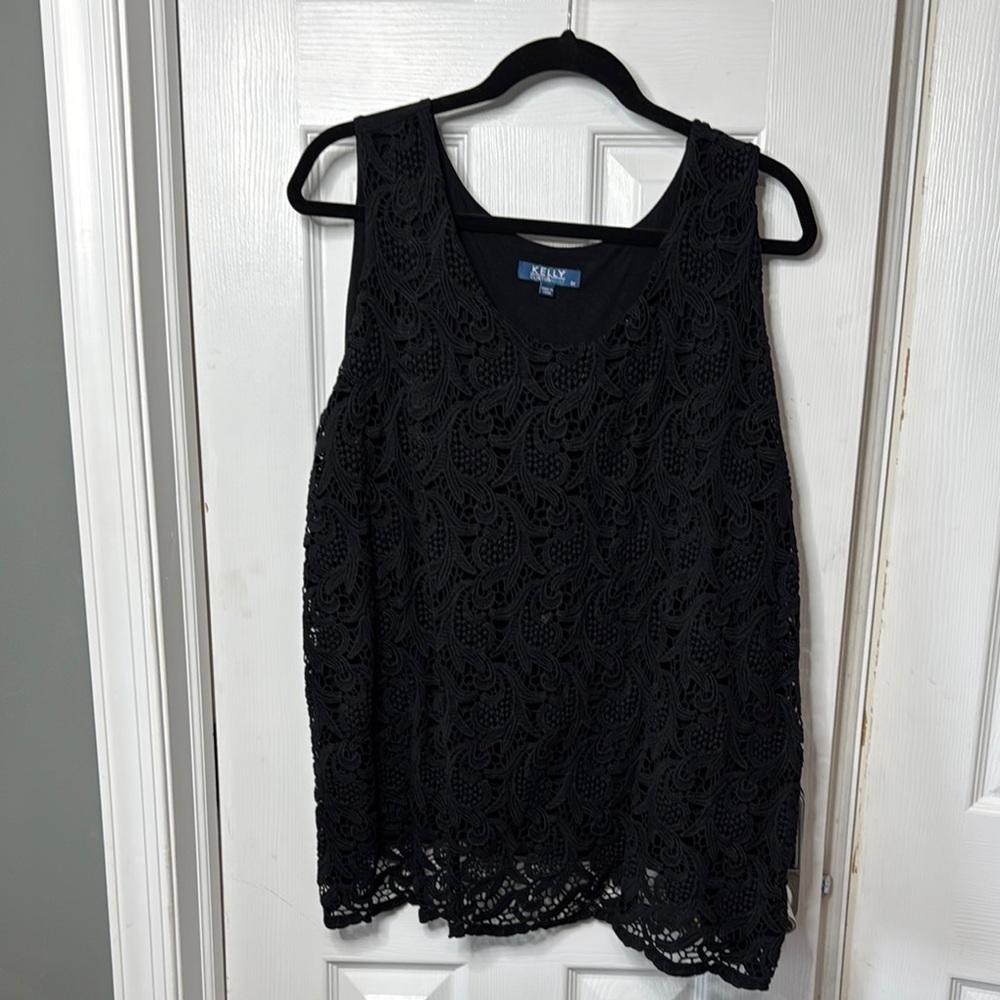 Black Boxy Sleeveless Tank Top